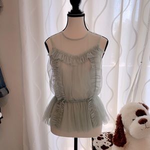 H&M lace no sleeve blouse size 2